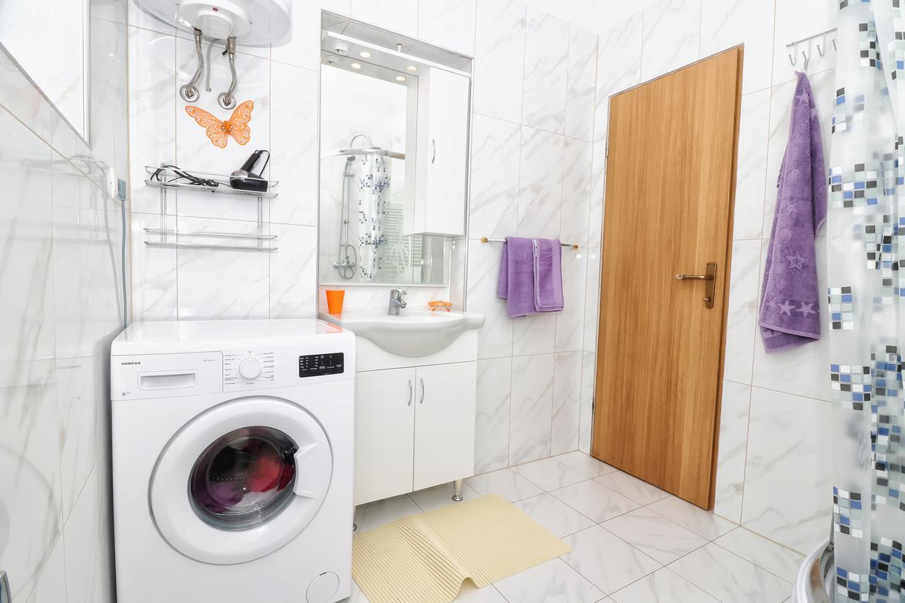 Apartments Amalia ロヴィニ エクステリア 写真