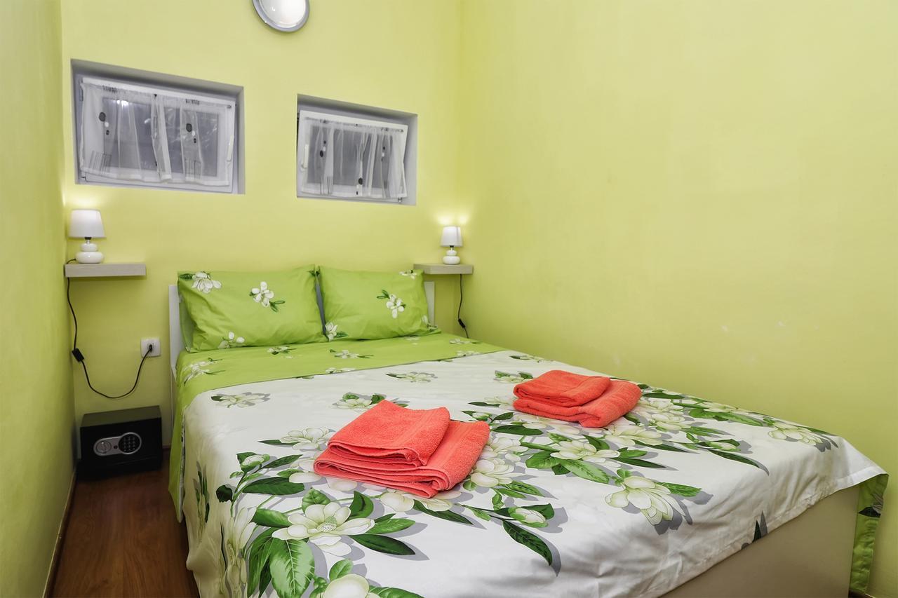 Apartments Amalia ロヴィニ エクステリア 写真