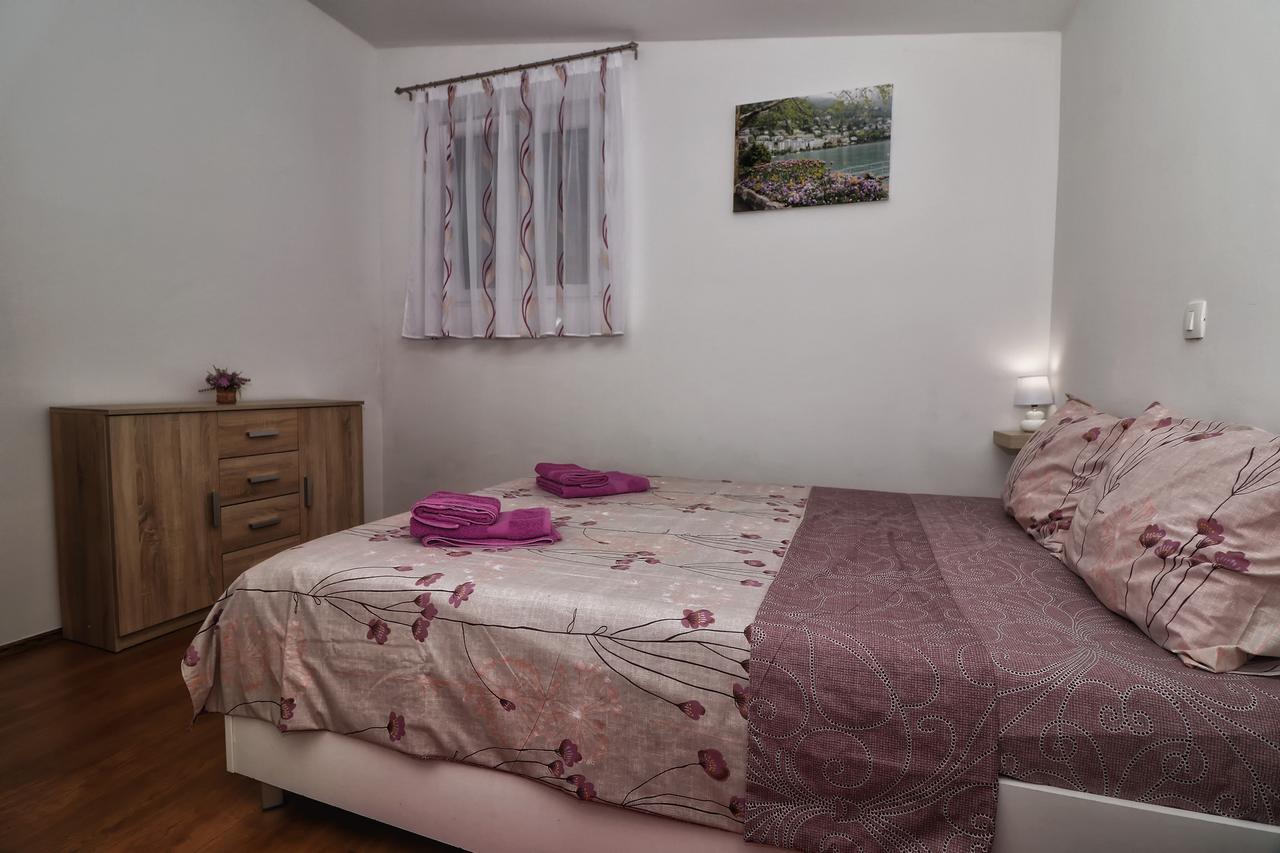 Apartments Amalia ロヴィニ エクステリア 写真