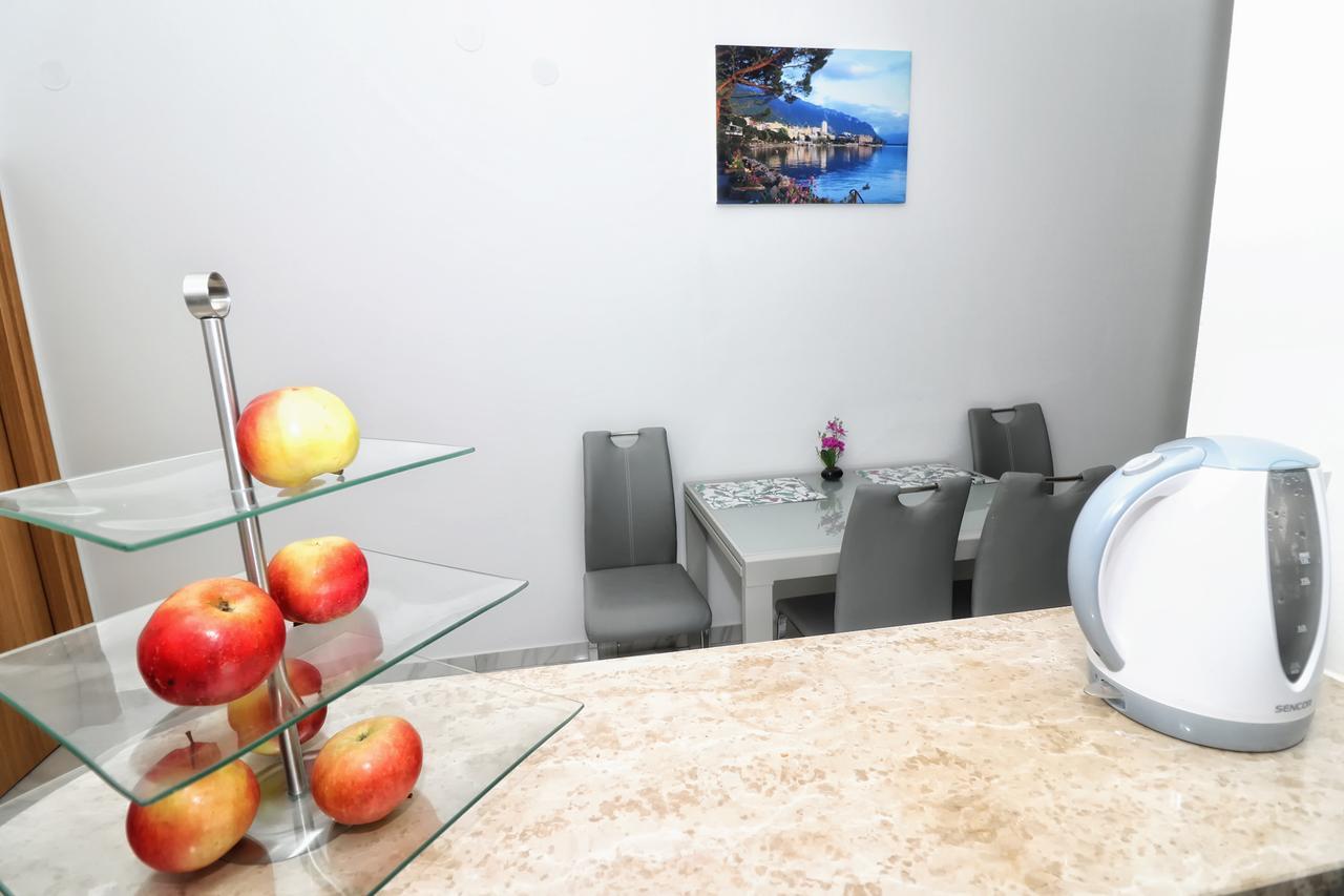 Apartments Amalia ロヴィニ エクステリア 写真