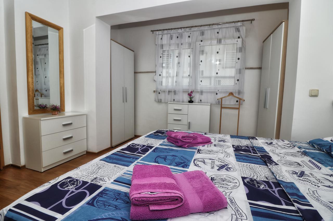 Apartments Amalia ロヴィニ エクステリア 写真