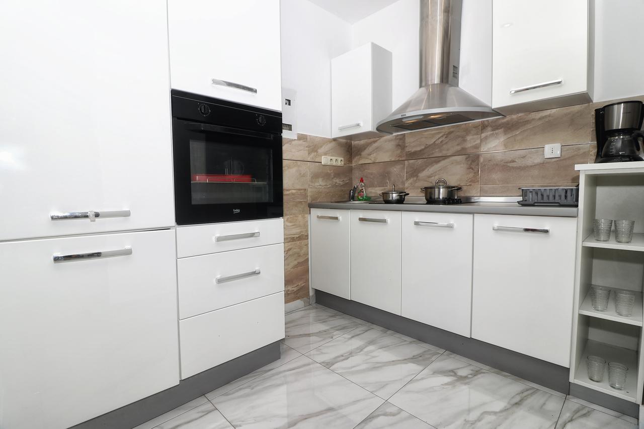 Apartments Amalia ロヴィニ エクステリア 写真